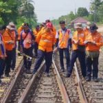 Suryawan Jalan Kaki Cek Jalur KA Lintas Haji Pemanggilan