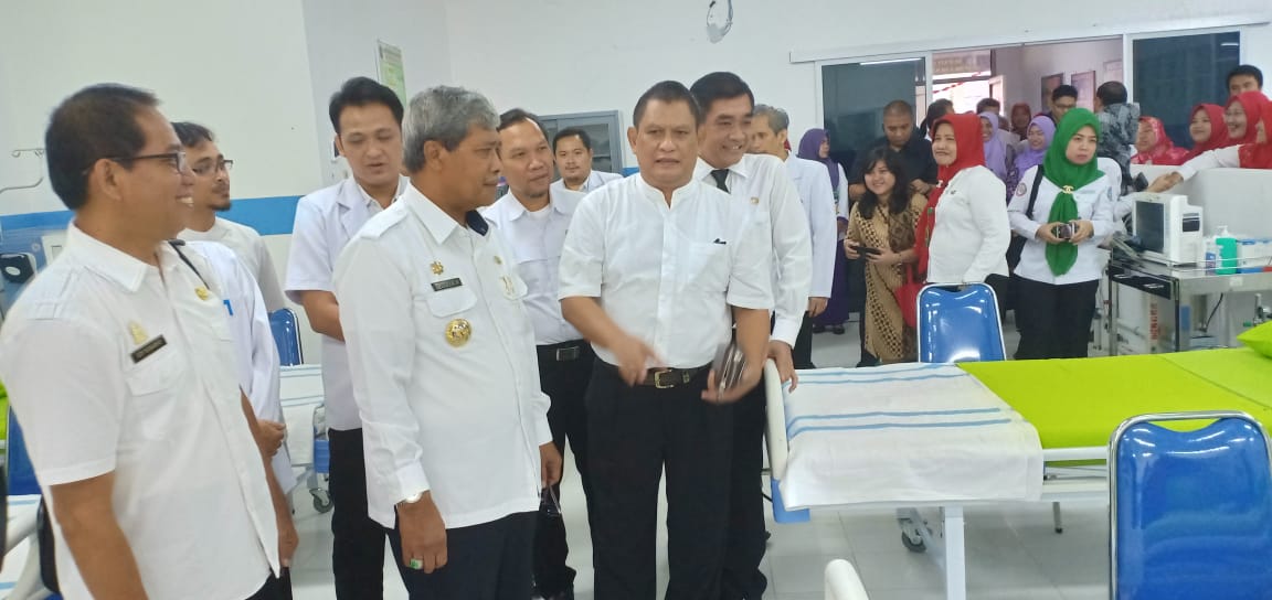 Loekman Resmikan 10 Unit Mesin Cuci Darah di RSUD Demang Sepulau Raya