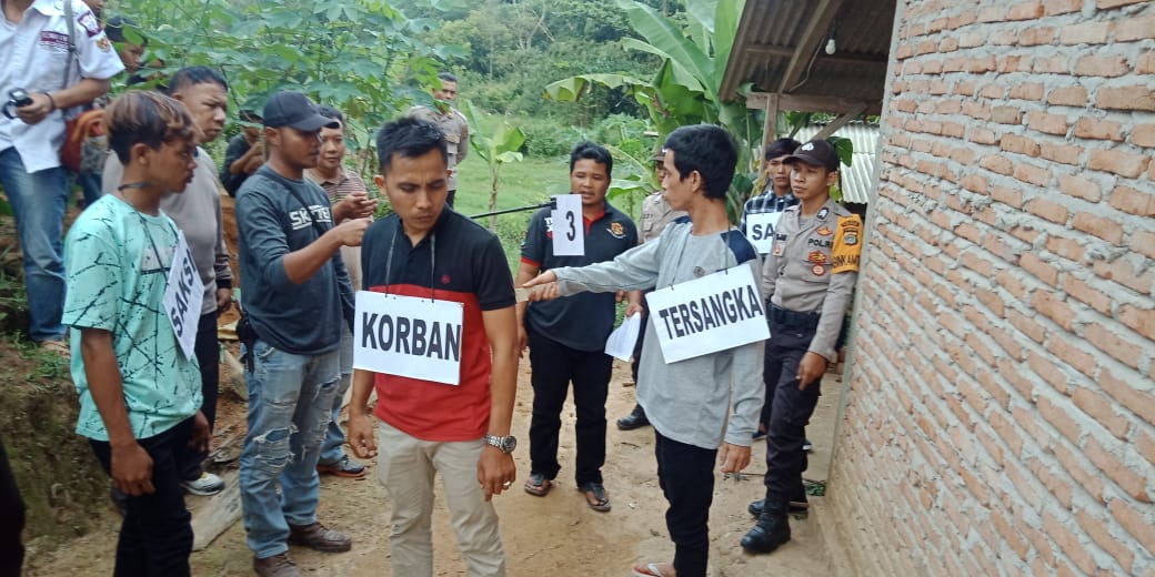 Enam Adegan Di Peragakan Dalam Rekonstruksi Pembunuhan Di Lapo Tuak