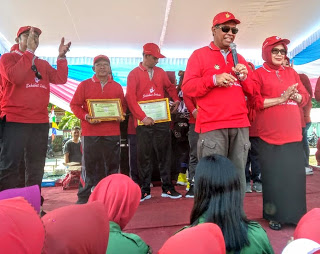 Bupati Loekman Ajak Warga Tingkatkan Keberhasilan Lingkungan