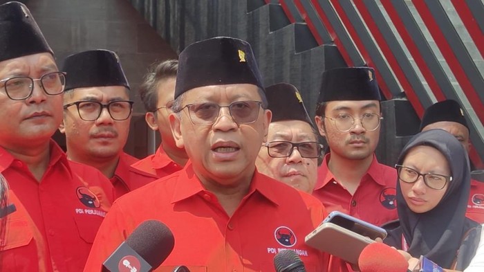 Jokowi Minta Relawan Dukung Prabowo-Gibran 2 Periode, Hasto Bilang Begini