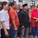 Ratusan Warga Dapil VI Datangi Kejari Kalianda, Antar Supriyati Dengan Tangis dan Doa