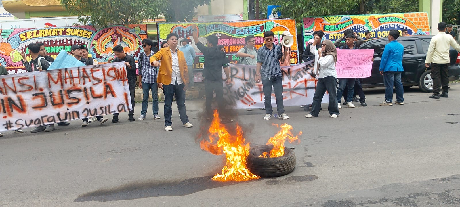 Aksi Demo, Mahasiswa Tuntut Rektor UIN Jurai Siwo Mundur